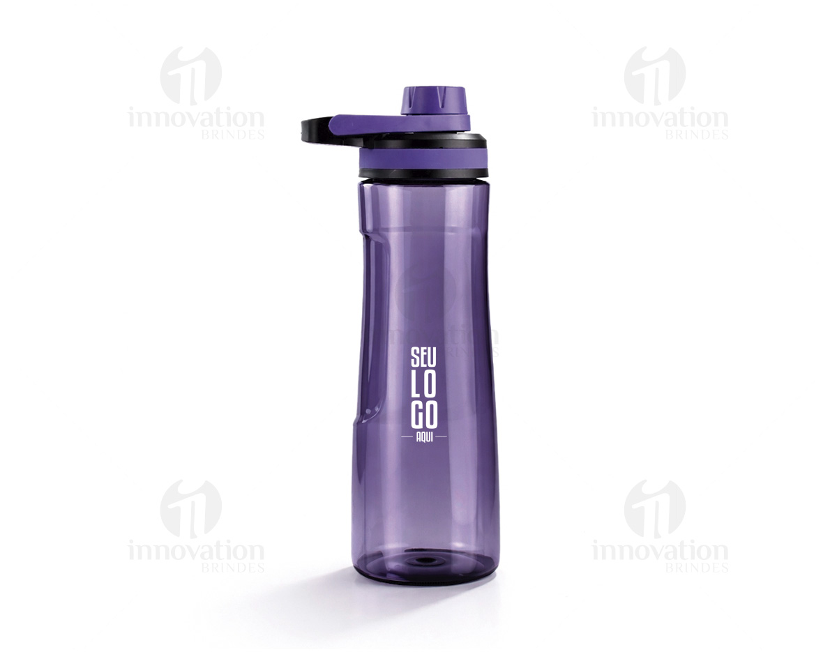 Garrafa Plástica de 750ml transparente, com tampa de metal, contendo líquido. O recipiente está limpo e vazio, refletindo a