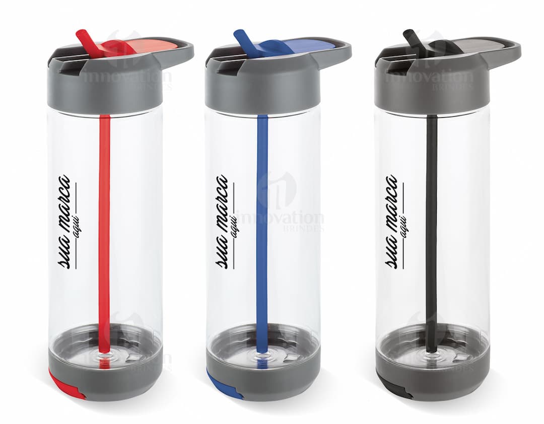 Squeeze Plástico 750ml - Ideal para manter sua hidratação em dia! Feito de material resistente, este squeeze é perfeito para levar sua bebida favorita para onde quiser. Prático, durável e com capacidade para 750ml, é perfeito para o dia a dia, academia, escritório e viagens. Adquira já o seu!
