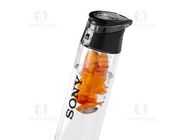 Squeeze Plástico 740ml - Garanta sua hidratação diária com o prático squeeze plástico de 740ml. Com design moderno e