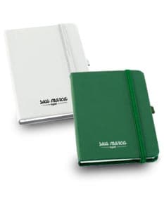 Moleskine 14x9 cm: o caderno perfeito para organizar suas ideias e compromissos. Ideal para usar no escritório, na escola ou em casa. Feito de couro sintético de alta qualidade, este bloco de notas possui um design elegante e espaço de sobra para suas anotações. Não perca a chance de se manter organizado e produtivo com este item indispensável!