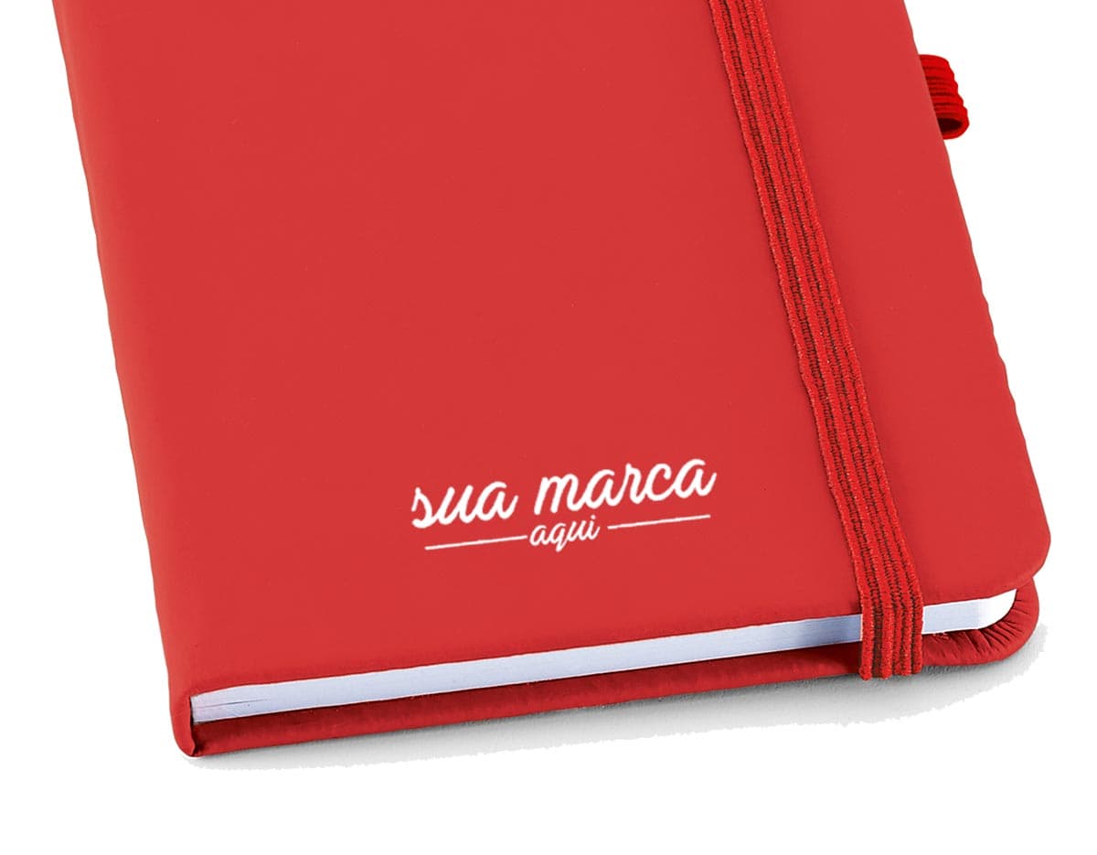 Moleskine 14x9 cm - Caderno de notas personalizado. Perfeito para escrita, estudo e organização de ideias. Capa em couro, design elegante e espaço para anotações. Ideal para uso no escritório, na escola ou em reuniões. Organize suas tarefas com estilo!