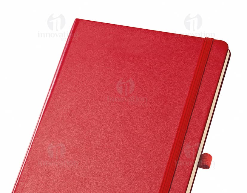 Bloco de anotações com capa dura perfeito para organizar suas ideias e compromissos. Ideal para uso no escritório, na escola ou em reuniões de negócios. Desenvolvido para garantir praticidade e segurança, mantendo suas informações sempre protegidas. Garanta já o seu!