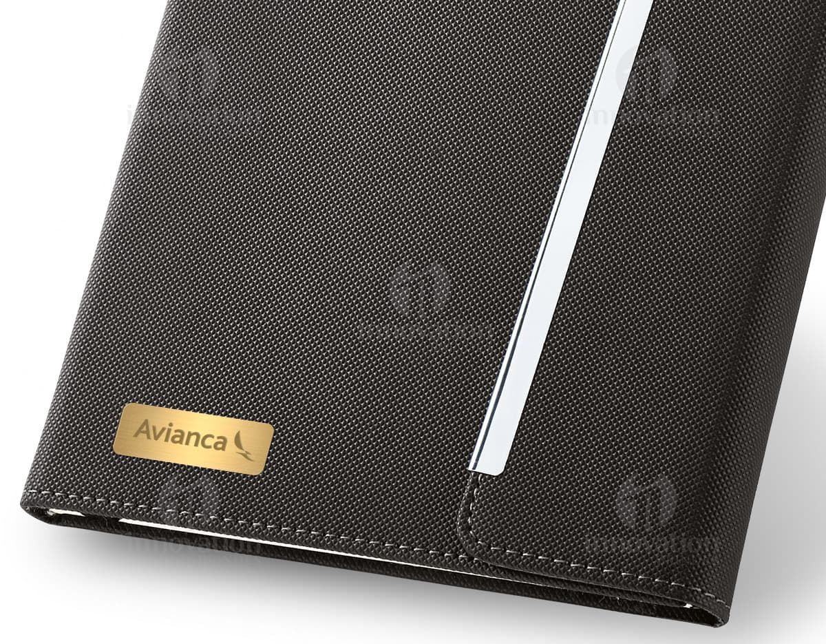 Bloco de anotações de couro elegante para organizar suas ideias e informações de forma prática e sofisticada. Perfeito para reuniões de negócios, na escola ou no escritório. Garanta já o seu!