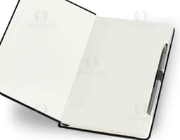 Bloco de anotações em couro, perfeito para manter suas ideias e informações organizadas. Ideal para uso pessoal ou