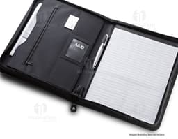 Carpeta A4 en cuero sintético negro con capacidad para 12 documentos. Ideal para almacenar de forma segura y organizada sus