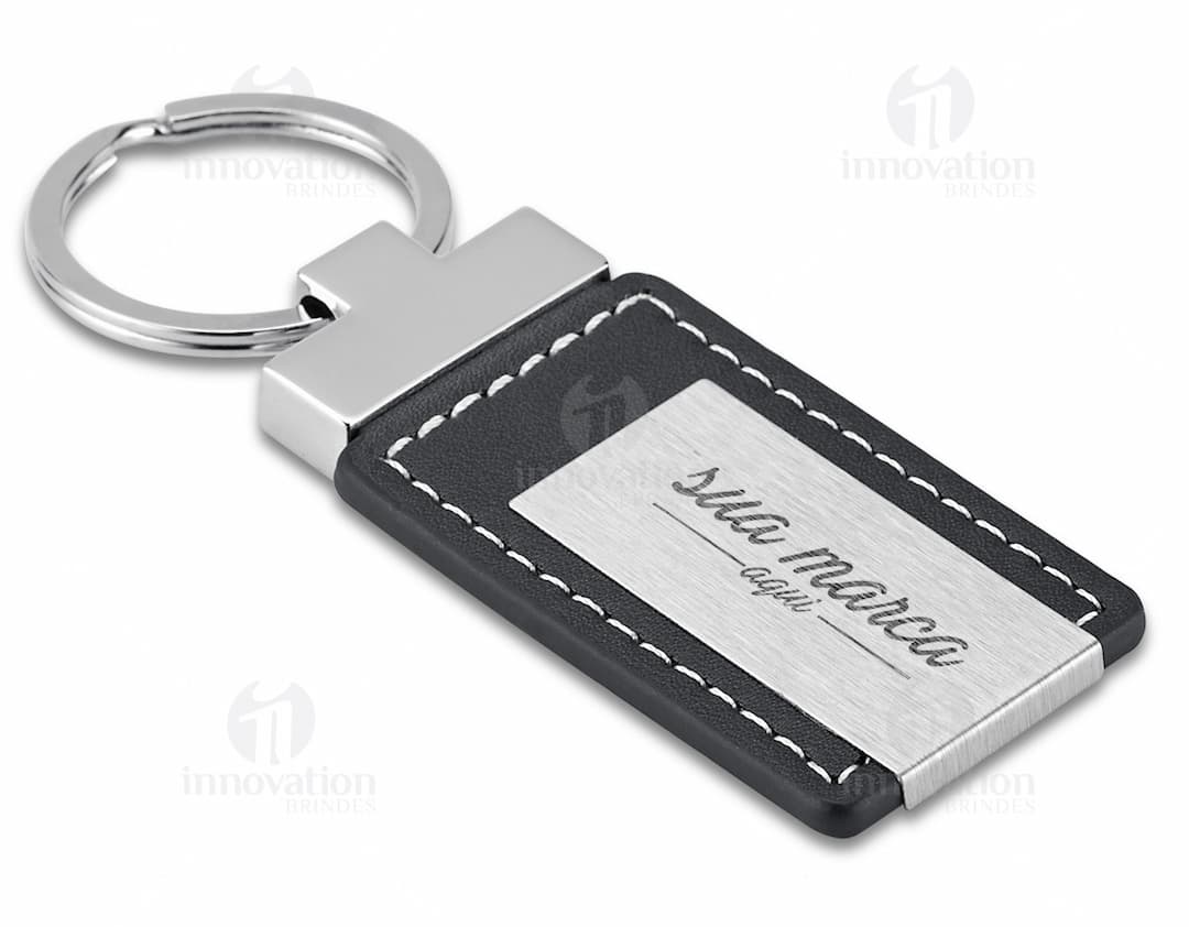 Chaveiro de metal e couro - 05, gadget moderno para o dia a dia. Conecte-se com estilo e praticidade. Ideal para guardar suas chaves de forma segura e organizada. Compatível com qualquer dispositivo eletrônico. Adquira o seu agora! #Chaveiro #Metal #Couro #Tecnologia