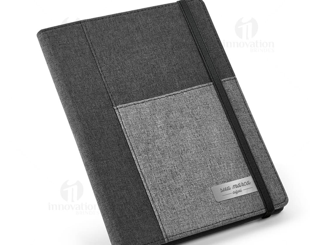 Pasta A5 em Couro Marrom - Organize seus documentos com elegância e praticidade. Ideal para escritório, reuniões e estudos. Compartimentos para notebook, livro e papel. Adquira já a sua!