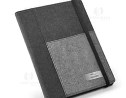 Pasta A5 em couro preto para organizar seus documentos e escritos com elegância e praticidade. Ideal para reuniões de