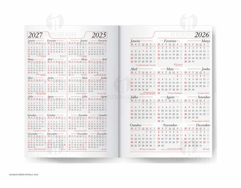 Agenda em couro preto com suporte para caneta.