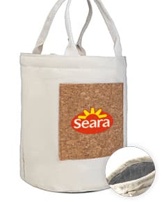 Bolsa térmica de algodão e cortiça em um saco de juta com fechadura de segurança. Objeto de venda com alça e fechamento de