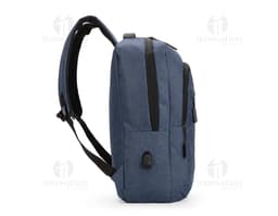 Mochila de cuero negra estilo maletín con asa de mano y asas para la espalda. Cierre con cremallera, detalles en metal y
