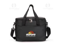 Bolsa térmica de 12 litros en cuero negro, moderna y elegante, con correa de hombro y cierre por cremallera. Ideal para