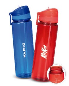 Squeeze Plástico 700ml transparente, vazio e com tampa. Objeto de plástico para armazenar líquidos, como água, de forma limpa e saudável. Apropriado para uso em atividades esportivas e para manter a hidratação.