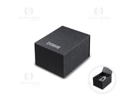 Dispositivo de armazenamento de dados antigo, caixa preta de computador contendo livro, disquete e outros equipamentos