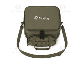 Mala térmica dupla de 16 litros em couro preto, com alça única, design moderno e fecho de metal. Ideal para transportar