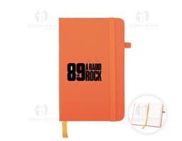 Ícono en forma de cuaderno de papel en blanco, con disco y caja de software alrededor. El diseño es en 3D y está dentro de un
