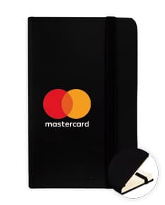 Caderneta emborrachada sem pauta, moderna e tecnológica, com design preto e prateado. Possui tela de computador, botões, alto-falante e teclado, representando um sistema de áudio e comunicação wireless. Ideal para uso em escritórios, escolas ou estúdios, proporcionando uma experiência digital e interativa.