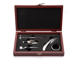 Kit de Vino 5 Piezas en una caja de cuero vacía, con compartimentos para botella, copas, sacacorchos, termómetro y