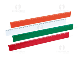 Régua plástica de 30cm colorida com elementos gráficos e design moderno, com listras coloridas em tons de amarelo, laranja