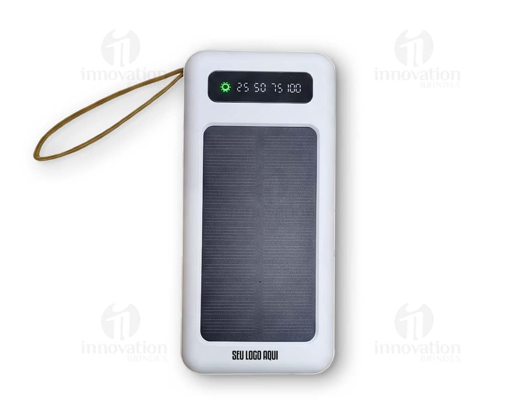 Power Bank 10000mAh; dispositivo eletrônico portátil, moderno e preto; equipamento de tecnologia com tela digital e botões