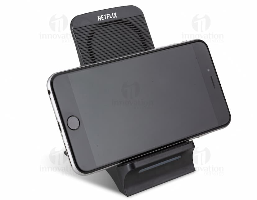 Imagem de um carregador por indução, um acessório moderno e prático para eletrônicos. Sem fios, feito em plástico, portátil e com tecnologia avançada. Ideal para carregar dispositivos eletrônicos de forma rápida e segura. A solução perfeita para manter seu aparelho sempre com energia. Adquira já o seu carregador por indução e aproveite toda a comodidade que a tecnologia pode oferecer.