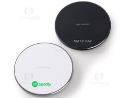 Carregador por indução: tecnologia moderna e praticidade em um só produto. Com design arredondado e acabamento metálico, este