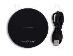 Carregador por indução: tecnologia moderna e prática para recarregar seus dispositivos sem fios. O design elegante e