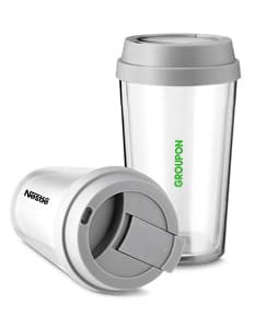 Copo plástico de 400ml, ideal para bebidas quentes e frias. Feito em alumínio brilhante e resistente, com tecnologia de isolamento térmico. Design moderno e prático, com tampa segura e fácil de transportar. Perfeito para uso diário ou para presentear. Mantenha sua bebida na temperatura ideal por mais tempo com esse copo metálico. Sustentável e durável, é a escolha perfeita para uma vida eco-friendly. Aproveite a qualidade e versatilidade desse copo canister de aço cromado. Armazene suas bebidas com segurança e estilo!