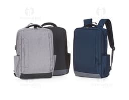 Perfect USB nylon backpack for your business trips. Modern and spacious, it is the ideal accessory for carrying your