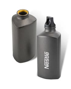 Squeeze de Metal para Brindes Personalizados - Frasco de metal resistente ideal para armazenar líquidos como perfumes, loções e sprays. Item perfeito para cuidados de higiene e saúde. Personalize com sua marca e surpreenda seus clientes. Tamanho compacto, fácil de transportar e usar. Ideal para brindes corporativos. Garanta o seu!
