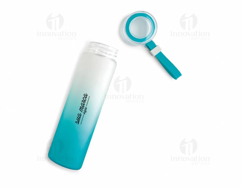 Squeeze de Vidro de Design Moderno para sua Rotina de Higiene Pessoal. Ideal para armazenar sua loção, shampoo ou gel de forma elegante e prática. Aproveite a qualidade do vidro e mantenha seus produtos sempre ao alcance. Adquira já o seu!