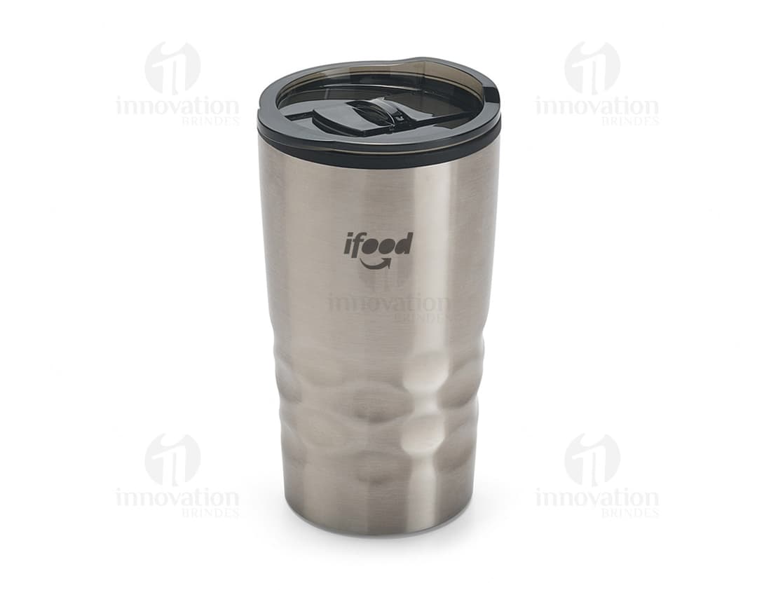 Copo de viagem em metal prateado para bebidas quentes e frias. Perfeito para armazenar café, chá ou água. Prático e durável, ideal para viagens e passeios. Adquira já o seu!