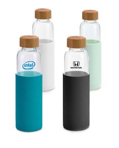Squeeze de vidro transparente para levar sua bebida favorita com estilo e praticidade. Ideal para manter-se hidratado durante o dia, no trabalho, academia ou em passeios. Prático, saudável e sustentável. Adquira já o seu squeeze de vidro e #vivaBem.