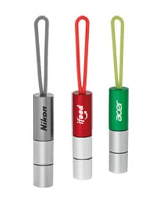 Chaveiro de metal resistente, prático e elegante para acompanhar suas chaves com estilo. Ideal para organização e praticidade no dia a dia. Adquira já o seu!