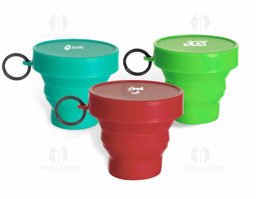 Copo Retrátil 150ml - Prático e versátil, ideal para viagens e para o dia a dia. Feito em material resistente, perfeito para bebidas quentes ou frias. Com design moderno e cores vibrantes, é a opção perfeita para te acompanhar em todos os momentos. Adquira já o seu!