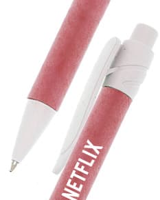 Caneta esferográfica reciclada: ferramenta sustentável para seu escritório. Feita de plástico reciclado, design moderno em prata. Ideal para uso no trabalho ou na escola. Ajude o meio ambiente com essa opção eco-friendly!