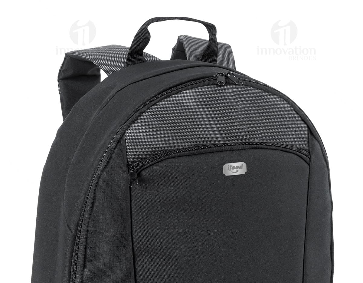 Mochila em couro preta para notebook - O acessório perfeito para viagens de negócios e trabalho. Moderna e elegante, essa mochila possui compartimentos espaçosos e alça de transporte resistente. Proteja seu dispositivo com estilo e praticidade. Ideal para empresários e executivos exigentes. Compre já a sua!