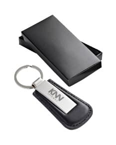 Chaveiro de metal moderno para sua comunicação sem fio. Conecte-se com estilo e segurança, mantendo suas chaves e dispositivos sempre por perto. Perfeito para quem busca praticidade e elegância no dia a dia. Adquira já o seu!