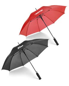 Guarda-chuva para proteção contra chuva e sol. Acessório indispensável para se manter seco e seguro nos dias chuvosos. Com design elegante e resistente, ideal para o outono e a primavera. Adquira já o seu!