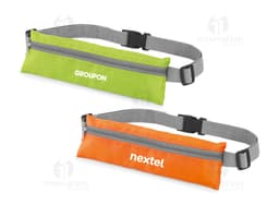 Bolsa de Cintura Preta em Couro Sintético - Acessório moderno e prático para transportar os seus objetos com segurança. Ideal