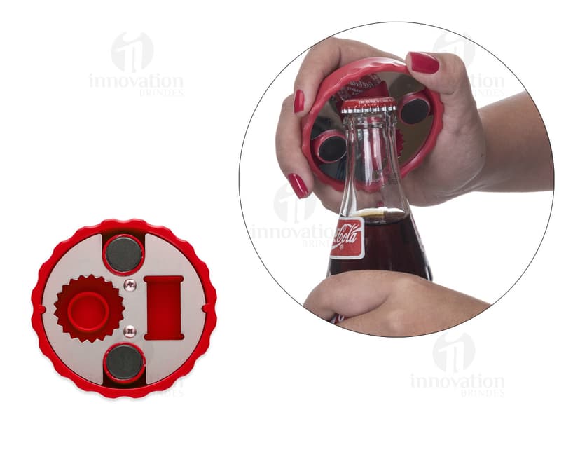 Abridor de Garrafa com Imã - Prático e Funcional para Abrir suas Garrafas com Facilidade! Feito em metal cromado com design moderno, é o acessório perfeito para qualquer ocasião. Adquira já o seu e tenha um item sofisticado e útil ao alcance das mãos. Aproveite e compre o seu agora mesmo!
