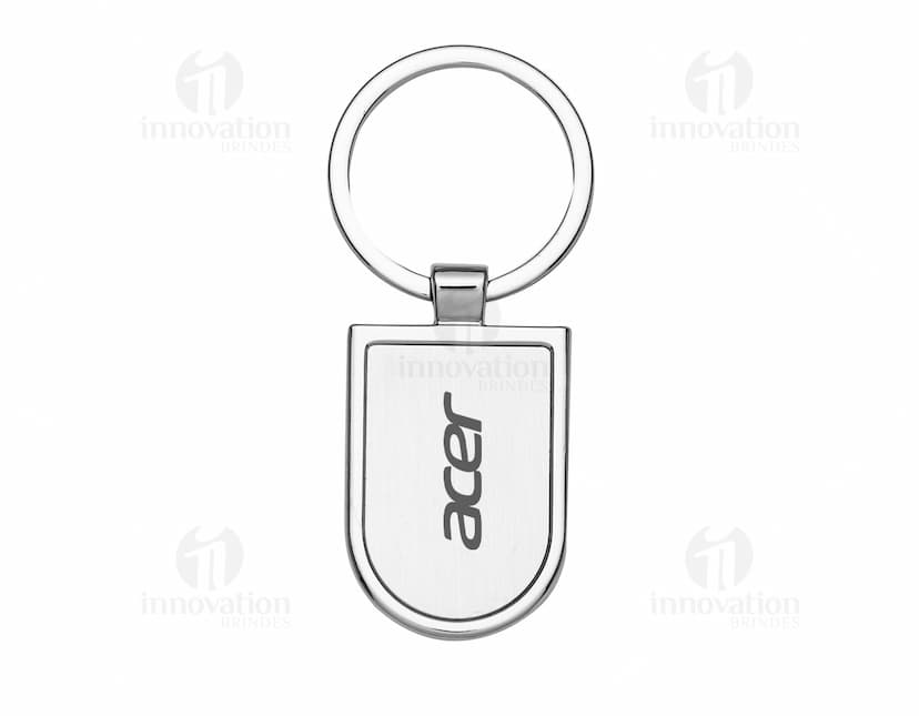 Chaveiro metal elegante, perfeito para presentear com estilo. Adorno em prata com design moderno e charmoso. Ideal para amantes de acessórios sofisticados.