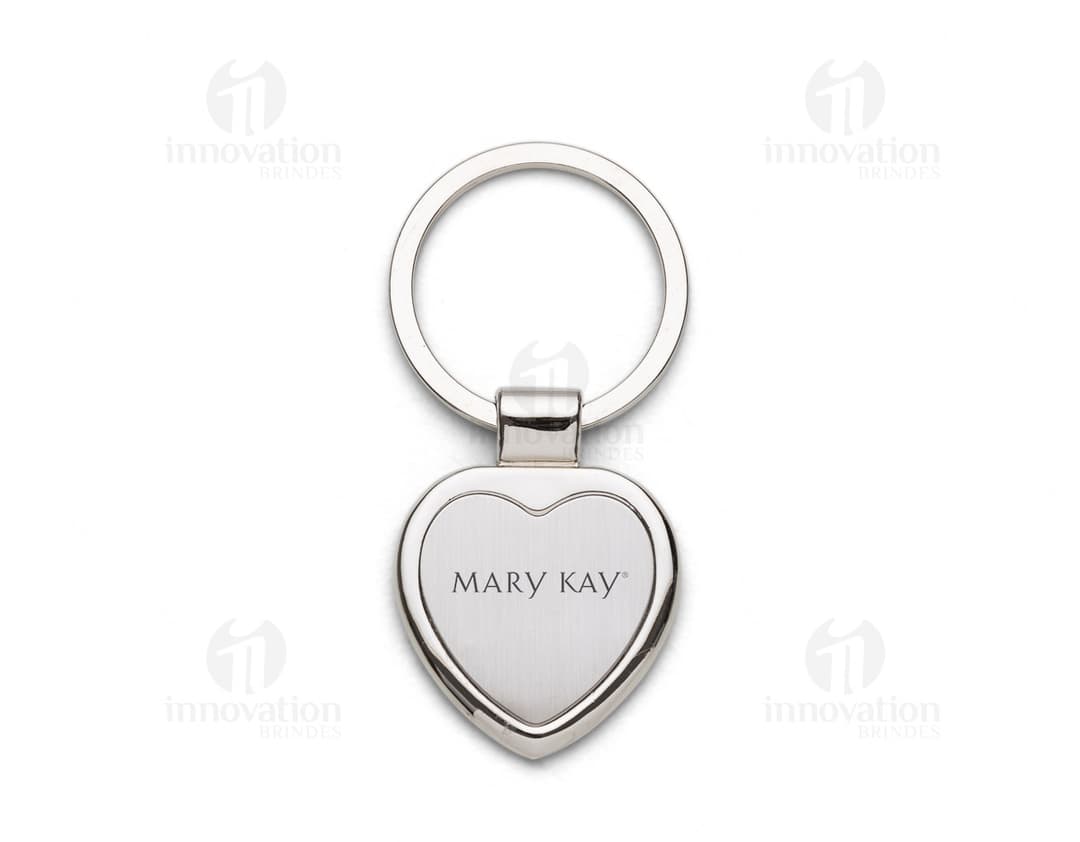 Chaveiro de metal - símbolo de amor e segurança para o seu dia a dia. Com design elegante e durável, este acessório é