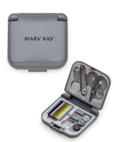 Kit Costura - Conjunto moderno de equipamentos de costura com design elegante. Perfeito para realizar reparos e customizações de forma prática e eficiente. Ideal para quem valoriza a qualidade e a praticidade no dia a dia. Garanta já o seu!