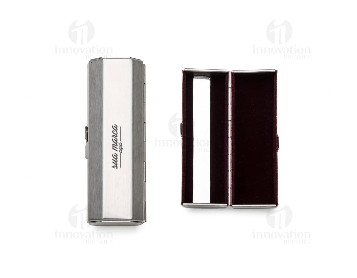 Porta batom metal com espelho - Prático e elegante para levar seus batons favoritos sempre com você. Ideal para manter a organização na bolsa. Acessório moderno e versátil.