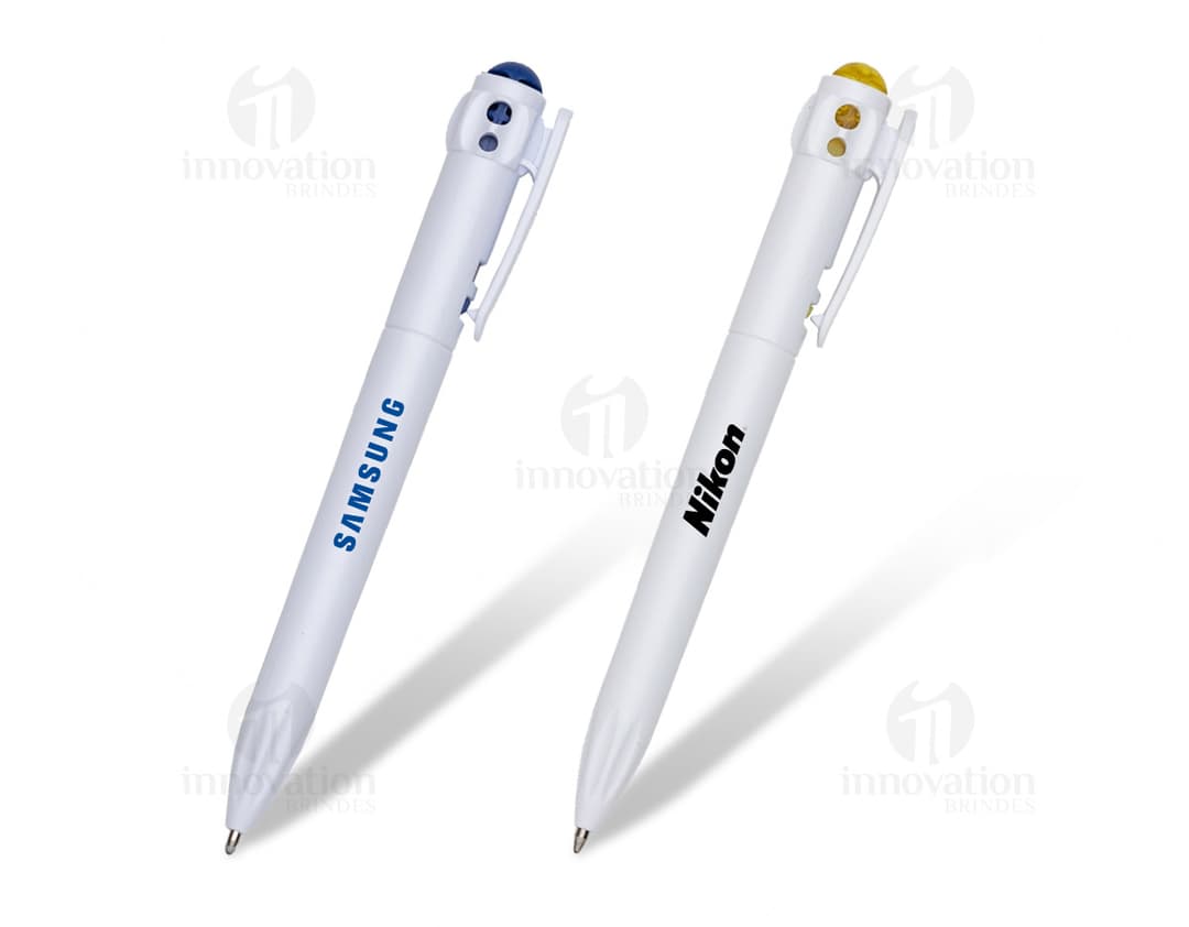 Caneta plástica preta de alta qualidade para escrita suave e precisa. Perfeita para uso no escritório, na escola ou em casa.