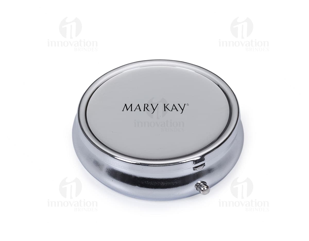 Porta comprimido de metal, ideal para manter seus medicamentos organizados com segurança e estilo. Feito em alumínio, moderno e resistente, com design elegante e pratico. Perfeito para uso em casa ou no escritório. Nunca mais se esqueça de tomar seus remédios!