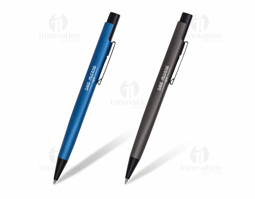 Caneta semimetal prateada para escrita suave e precisa. Ideal para uso no escritório, na escola ou em casa. Feita com materiais de alta qualidade, garantindo durabilidade e conforto ao escrever. Adquira já a sua!
