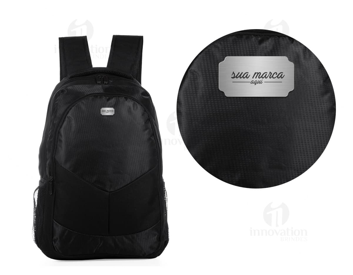 Mochila para notebook com design moderno e feita em couro. Perfeita para o dia a dia no trabalho ou para atividades esportivas. Possui compartimento espaçoso e alças confortáveis. Adquira já a sua!