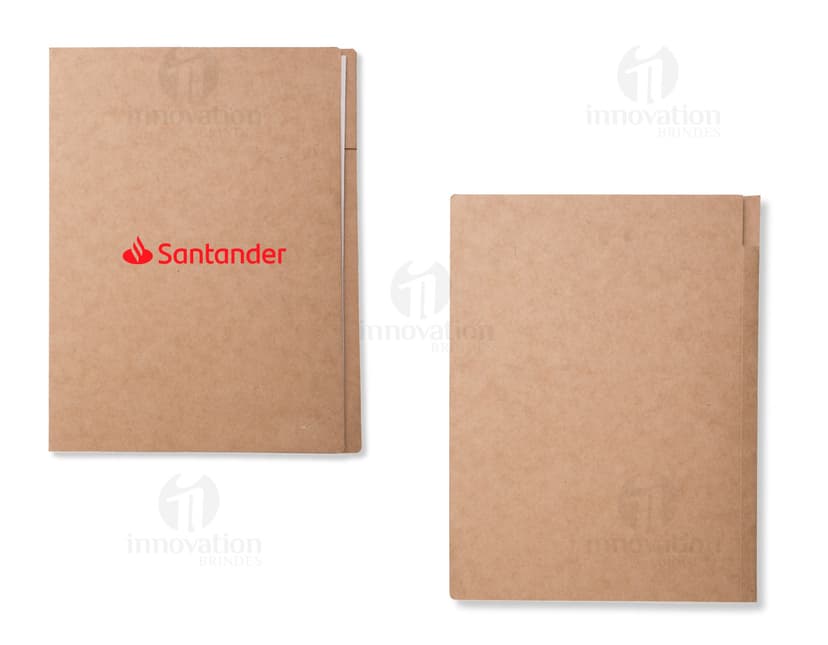 Pasta de convenção em papel reciclado, ideal para organizar documentos e materiais em eventos e reuniões. Feita com material sustentável, essa pasta é prática e ecológica. A embalagem vazia é perfeita para transportar e armazenar seus pertences. Adquira já a sua!